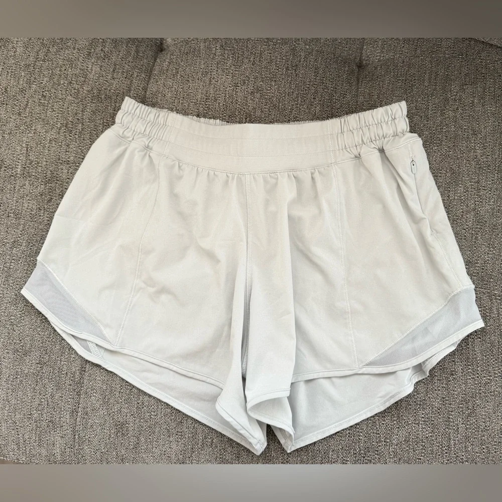 Lululemon Hotty Hot Low-Rise Short 4” Ocean Air – Size 8 Tall (Retired Color)